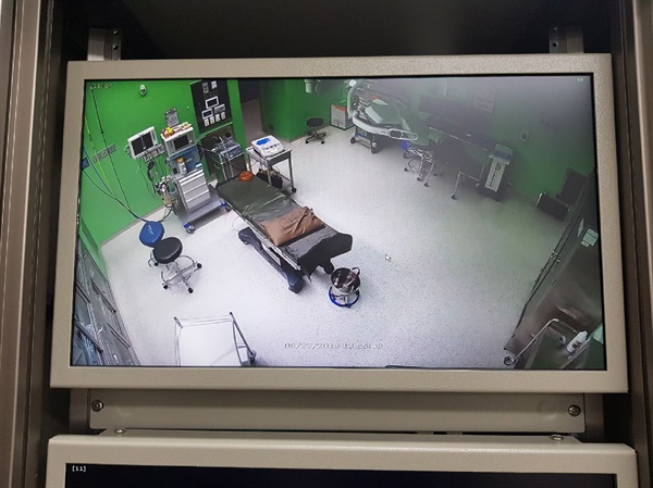 수술실 CCTV 통제실 화면.