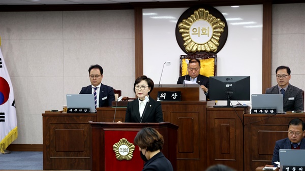  신경자 합천군의회 복지행정위원장.