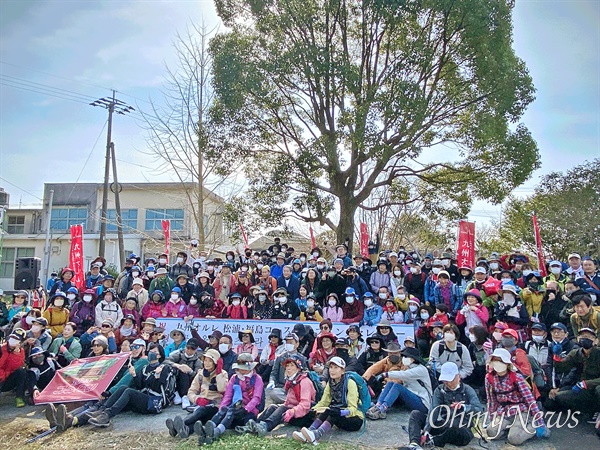 '마츠우라-후쿠시마 코스' 개장식에 참여한 참가자들.