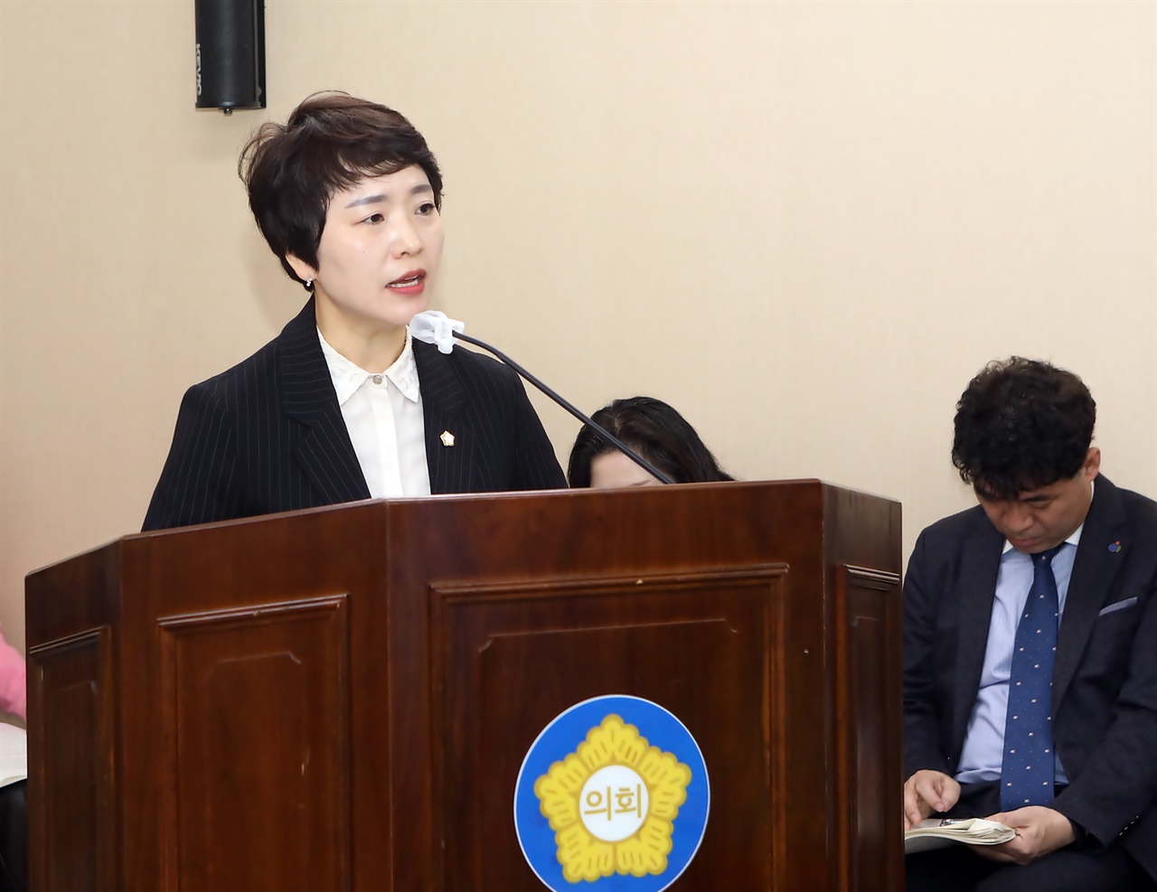 의회에서 발언하는 박현정 광주 동구의원