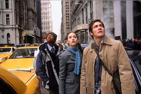  샘(오른쪽)은 좋아하는 여학생을 쫓아 퀴즈대회에 출전했다가 뉴욕에서 험한 꼴을 당한다.