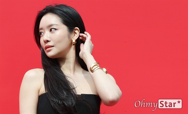 차주영, 도도한 도시녀 차주영 배우가 16일 오후 서울 강남구에 위치한 한 패션 브랜드의 포토콜 행사에서 포토타임을 갖고 있다.