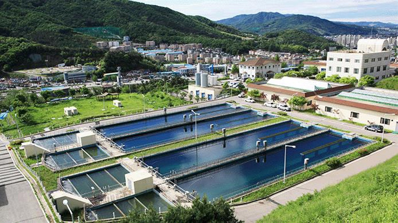  경기 광주시가 최근 한국수자원공사(K-Water) 부사장(사장 직무대행)과의 간담회에 참석해 광주시 오포지역에 공급 예정인 광역상수도의 조기 공급을 건의했다.