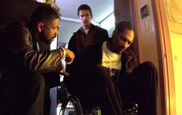  전설적인 힙합 뮤지션 스눕 독(오른쪽)은 <트레이닝 데이>에서 휠체어를 탄 마약중개상을 연기했다.