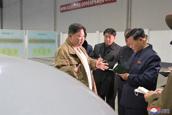 북한은 21~23일 김정은 국무위원장이 참관한 가운데 '핵무인수중공격정' 수중폭발 시험과 전략순항미사일 핵탄두 모의 공중폭발시험을 각각 진행했다고 밝혔다. 조선노동당 중앙군사위원회는 21일부터 23일까지 새로운 수중공격형무기체계에 대한 시험을 진행했다고 조선중앙통신이 24일 보도했다. 2023.3.24 [국내에서만 사용가능. 재배포 금지. For Use Only in the Republic of Korea. No Redistribution]