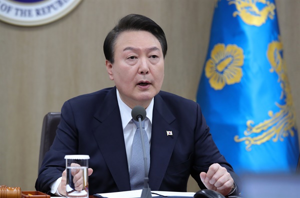 윤석열 대통령이 28일 서울 용산 대통령실 청사에서 열린 국무회의에서 발언하고 있다.