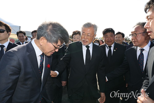  문재인 전 대통령과 부인 김정숙 여사가 3일 오후 제주 4.3평화공원을 찾아 참배했다.