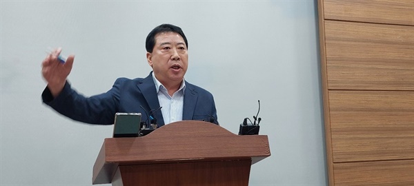  충주시민단체연대회의 임청 대표.