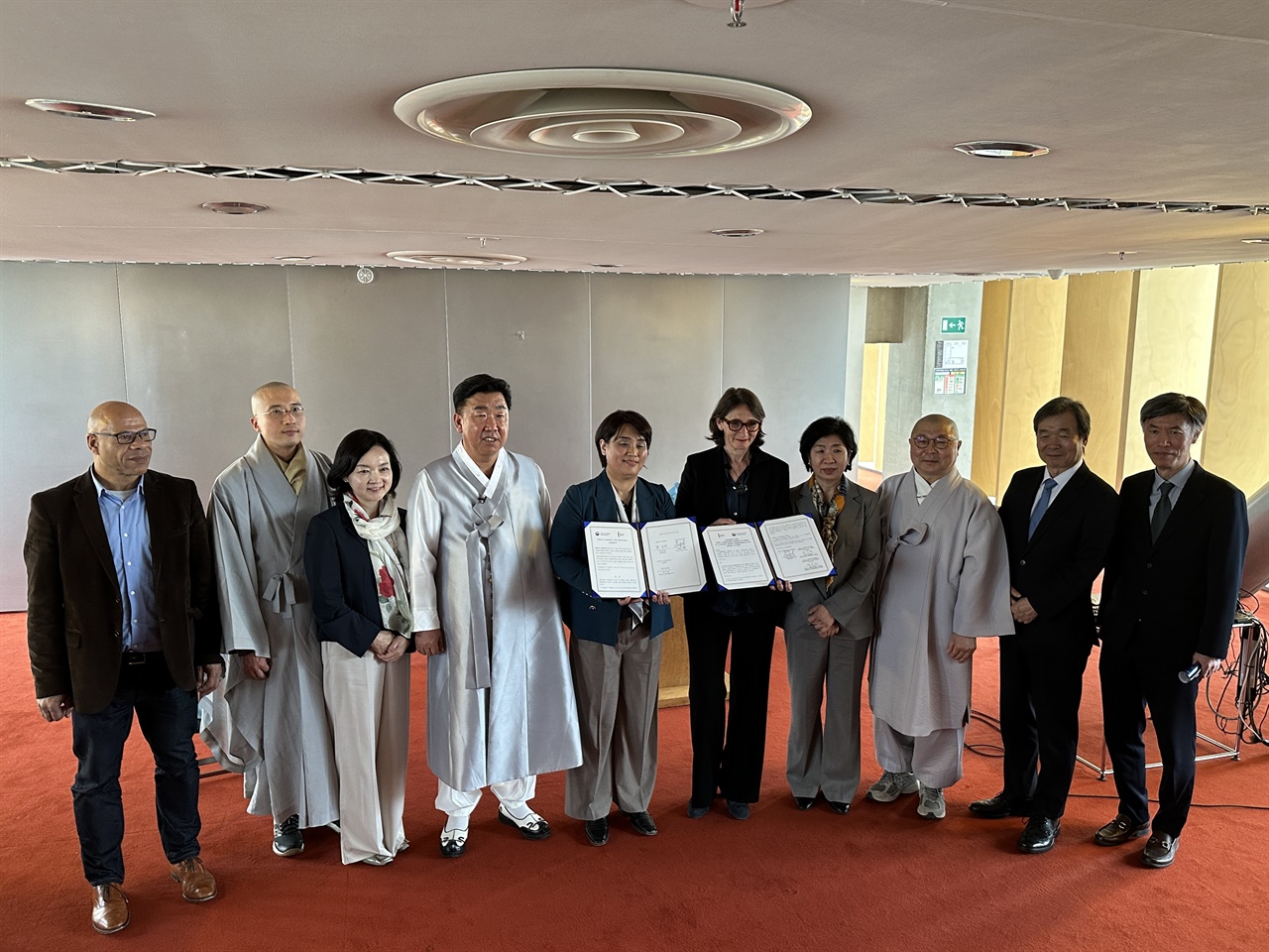 문화재청과 프랑스국립도서관은 11일 ‘인쇄하다! 구텐베르크의 유럽’의 전시지원 및 학술적 협력을 위한 업무협약을 체결했다.