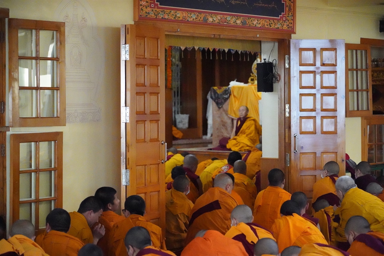 달라이 라마 사원의 법회