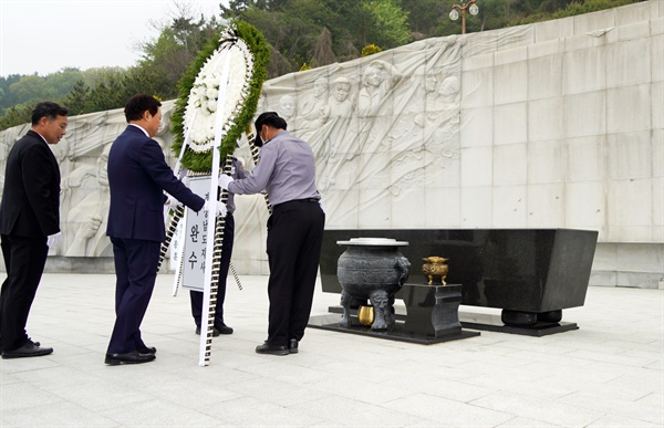  박완수 경상남도지사, 국립3·15민주묘지 참배.