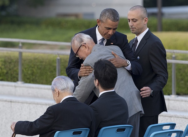 오바마 대통령은 미국 대통령으로서는 처음으로 원폭 희생자들에 대한 애도를 표명했다.