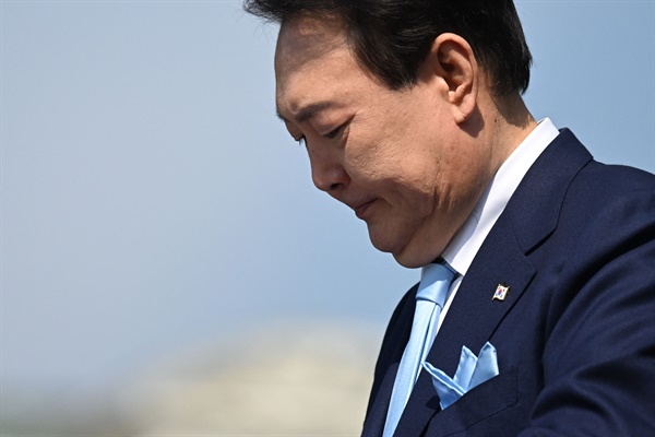 윤석열 한국 대통령이 2023년 4월 26일 워싱턴DC 백악관 남쪽 잔디밭에서 열린 한국 대통령 국빈 방문 환영식에 참석해 있다.
