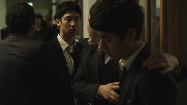  이제훈(가운데)과 박정민은 <파수꾼> 이후 한국영화를 대표하는 젊은 남성배우로 성장했다.