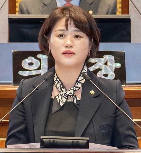 디지털 성범죄 예방과 피해자 보호를 위한 조례안을 발의한 강남구의회 김진경 의원