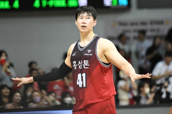  프로농구 플레이오프 최우수선수(MVP) 안양 KGC인삼공사 오세근 