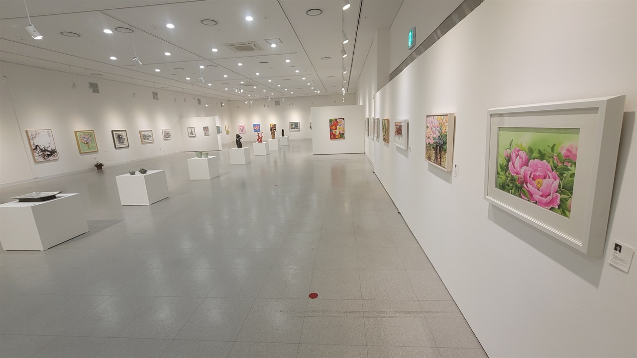 5월 16일부터 28일까지 밀양아리랑아트센터 전시실에서 <밀양미술협회展(전)>이 열린다.