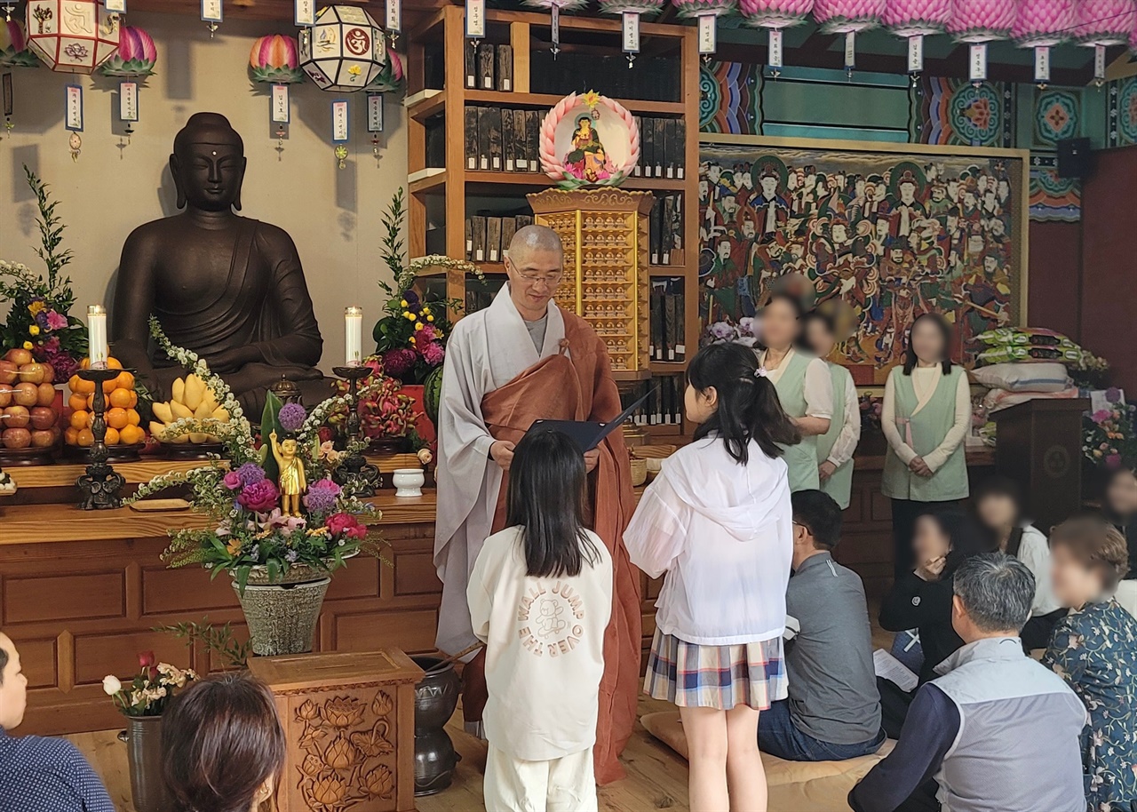 불기 2567년 부처님오신날을 맞아 27일 오전 전국에서 봉축법요식이 열린 가운데, 충남 서산 보원사에서도 봉축법요식이 봉행 됐다.