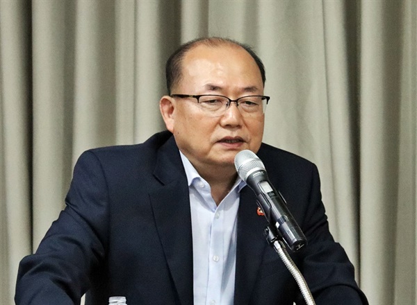 최치수 회장이 10일,'서귀포 6월항쟁 기념사업회' 초청으로 강연을 펼쳤다. 
