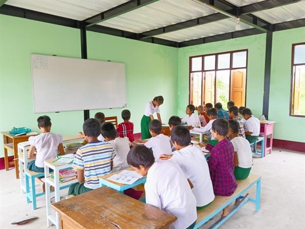 미얀마 따이찌라는 오지마을 ‘고아사원 학교’에 세워진 기숙사.