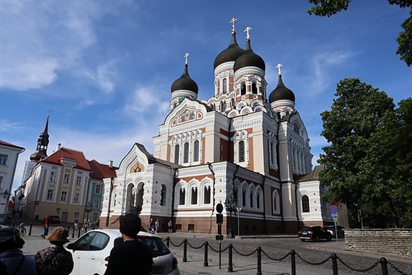 러시아 정교회 대성당인 알렉산더 네프스키 대성당 모습