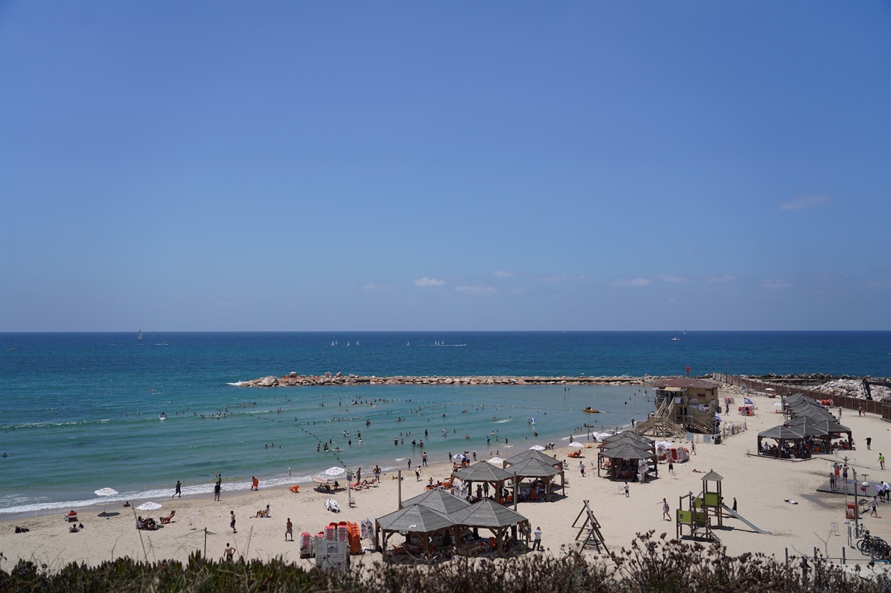 텔 아비브의 해변