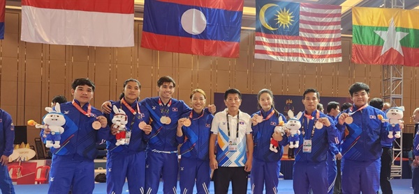 라오스 레슬링 국가대표 5월 캄보디아에서 열린 제32회 동남아시안게임(SEA Games)에서 은메달 1개, 동메달 7개로 역대 최고 성적을 거뒀다.