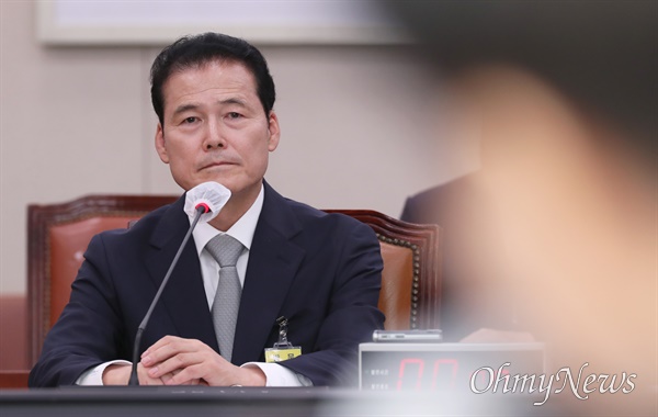 김영호 통일부 장관 후보자가 21일 서울 여의도 국회에서 열린 인사청문회에서 의원 질의에 답변하고 있다. 
