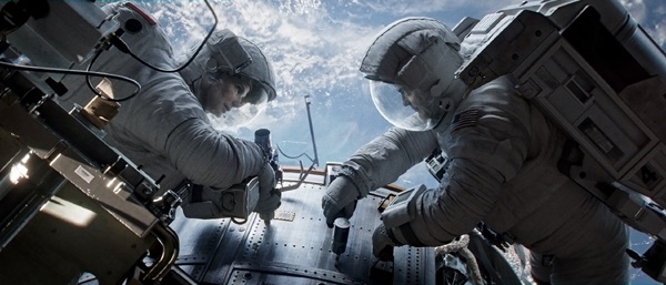  스톤(왼쪽)과 맷은 서로를 의지하며 외로운 우주에서 버텼지만 함께 지구로 귀환하진 못했다.
