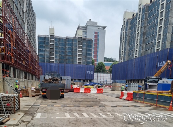 4일 현재 서울 강동구 둔촌 현대1차 아파트 리모델링 공사가 진행되고 있다. 