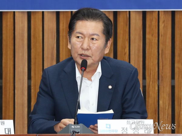 정청래 더불어민주당 최고위원이 9일 서울 여의도 국회에서 열린 확대간부회의에서 발언하고 있다.