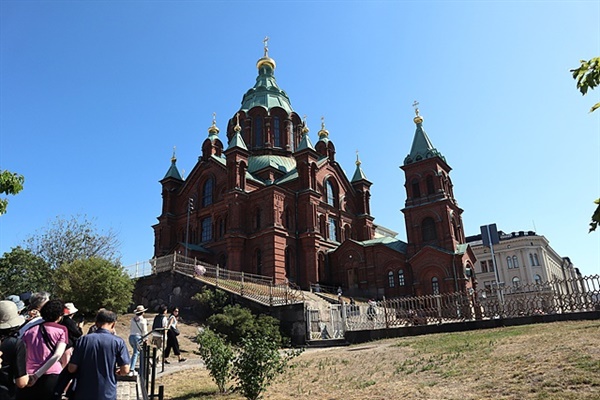 러시아 정교회 성당인 우스펜스키 대성당 모습.핀란드가 러시아 지배를 당했다는 흔적이다