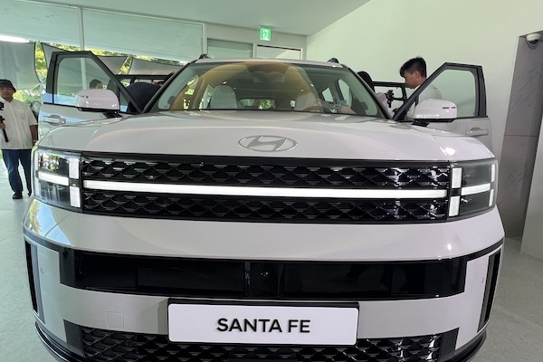 현대차가 지난 10일 ‘디 올 뉴 싼타페(The all-new SANTA FE)’를 세계 최초로 공개했다. 지난 2018년이후 5번째 신형 싼타페다.