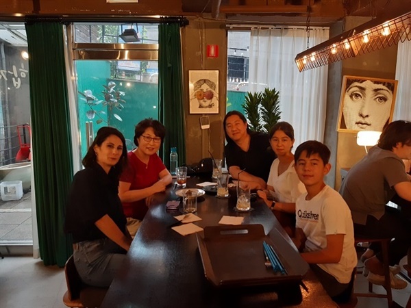 프랑스 입양인 박현춘(니콜라 보푸르)씨 가족과 함께 합정동 카페에서 2023.7.15. 