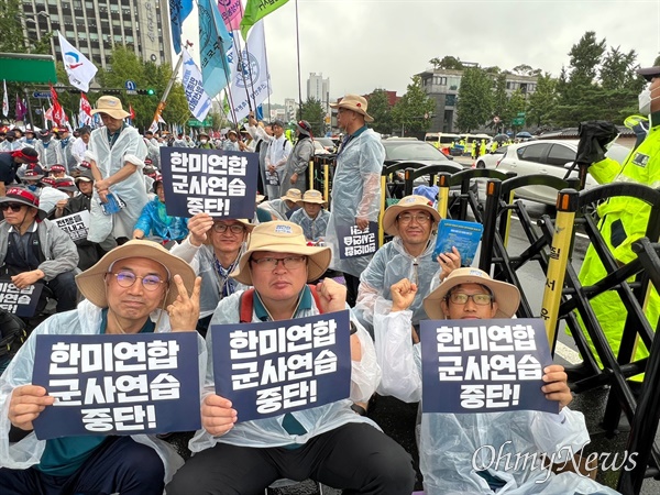 12일 서울 광화문에서 열린 "한반도 평화실현, 범국민대회”