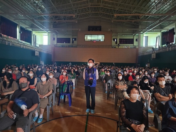 객석의 가득 메운 관람석. 즐거운 시간을 보냈다.