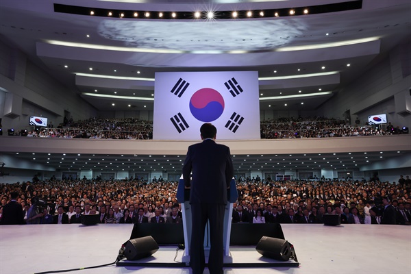 윤석열 대통령이 15일 서울 서대문구 이화여대 대강당에서 열린 제78주년 광복절 경축식에서 경축사를 하고 있다. 