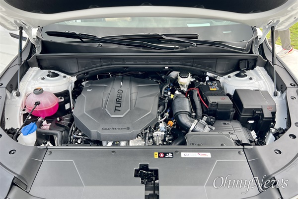기아의 중형SUV ‘더 뉴 쏘렌토‘의 파워트레인은 2.5 가솔린 터보와 1.6 가솔린 터보 하이브리드, 2.2 디젤 등 3가지다. 
