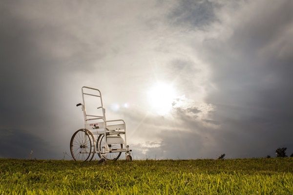 24일 국무회의에서 '장애인복지법 시행령' 일부개정령안이 의결됨에 따라 보건복지부가 장애인학대보도를 위한 권고기준을 수립한다.