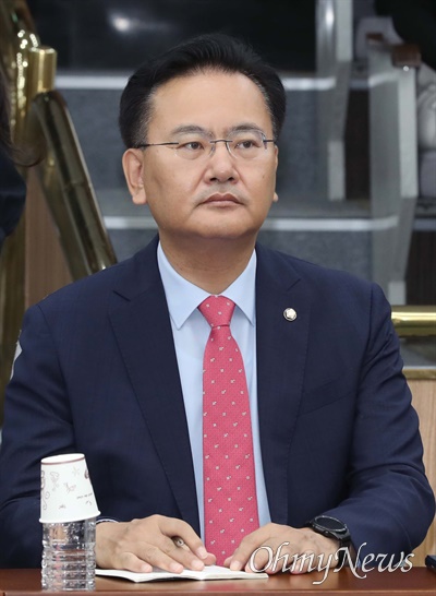 유상범 국민의힘 수석대변인. 사진은 지난 8월 22일 서울 여의도 국회에서 열린 원내대책회의에 참석한 모습. 
