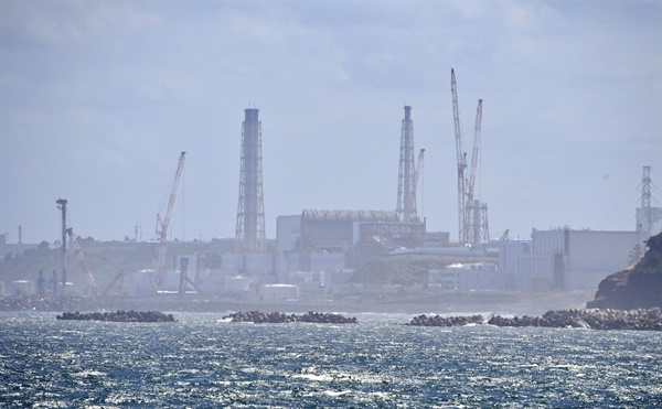 24일 오후 오염수(일본 정부 명칭 '처리수') 해양 방류를 시작한 후쿠시마 제1원자력발전소. 