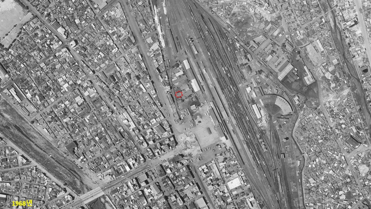 1968년 항공사진을 보면 항공폭탄이 발견된 지점(붉은 별표)은 건물 사이 공터로 존재하면서 터파기가 진행되지 않았다. 때문에 항공폭탄이 지금껏 발견되지 않았던 것으로 보인다.