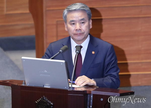 지난 9월 6일 이종섭 당시 국방부 장관이 서울 여의도 국회 본회의장에서 열린 외교·통일·안보 분야 대정부질문에서 의원 질의에 답변하고 있다.