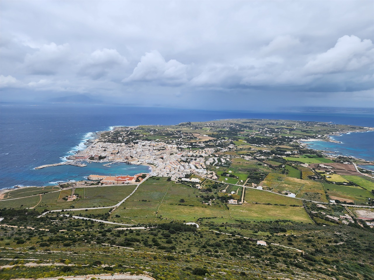 산타 카테리나 성 테라스에서 보이는 파빅냐나섬의 서쪽
