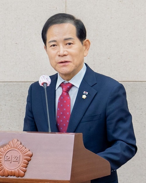 자전거 이용 활성화에 관한 조례안을 대표 발의한 강남구의회 강을석 의원.
