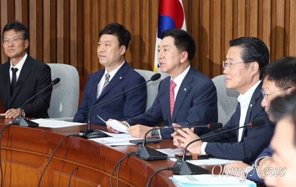 김기현 국민의힘 대표가 13일 서울 여의도 국회에서 열린 교권회복과 강화를 위한 국민의힘-교원단체 간담회에서 발언하고 있다.