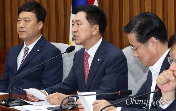  김기현 국민의힘 대표가 13일 서울 여의도 국회에서 열린 교권회복과 강화를 위한 국민의힘-교원단체 간담회에서 발언하고 있다.