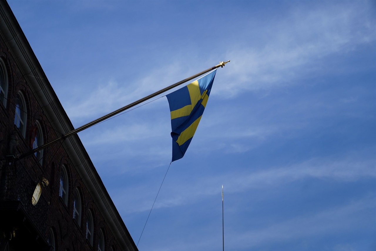 스톡홀름 시청에 걸린 스웨덴 국기