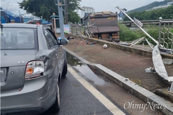 14일 오전 8시 35분경 양산시 상북면 소재 도로에서 교통사고가 발생했다.