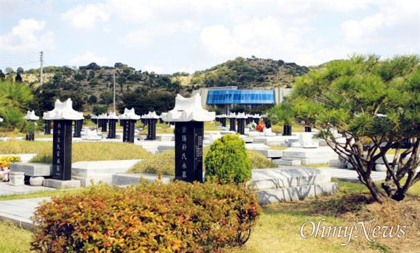 추석 명절 연휴기간 동안에 인천가족공원이 정상 개방되고 편리한 온라인 성묘 서비스도 계속 운영된다.
